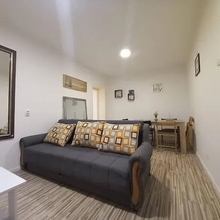 Yucca Apartment